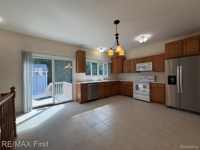 3055 W Auburn Road, Rochester Hills, MI 48309