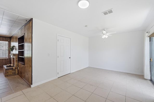 4018 Darlinghurst Drive, Houston, TX 77045