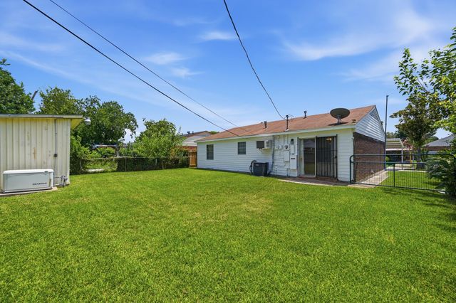4018 Darlinghurst Drive, Houston, TX 77045