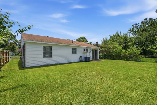 4018 Darlinghurst Drive, Houston, TX 77045