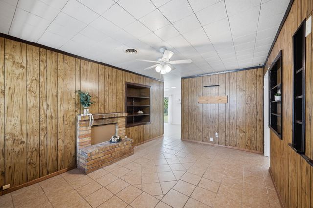 4018 Darlinghurst Drive, Houston, TX 77045