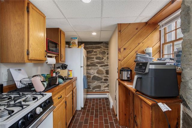 86 Transit Street, Providence, RI 02906