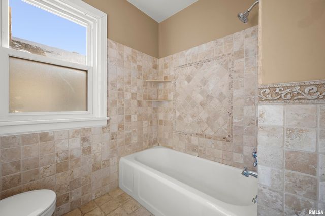 3207 N PARISH Avenue, Peoria, IL 61604