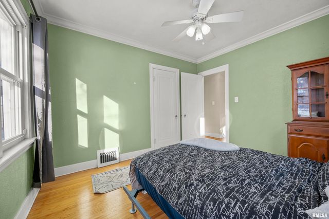 3207 N PARISH Avenue, Peoria, IL 61604