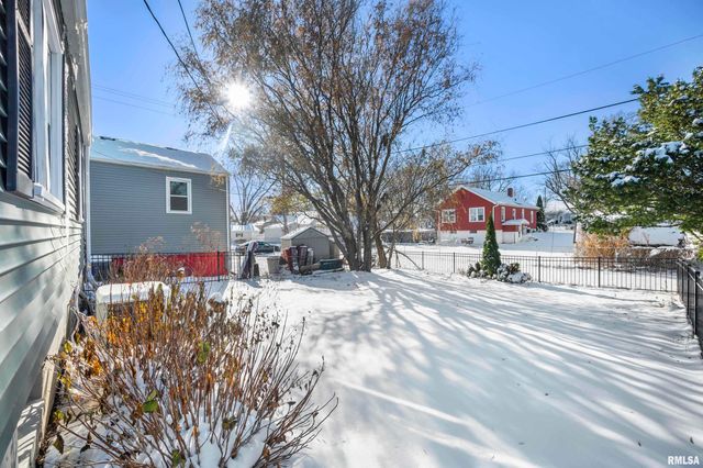 3207 N PARISH Avenue, Peoria, IL 61604