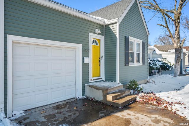 3207 N PARISH Avenue, Peoria, IL 61604