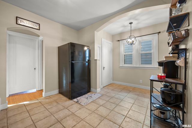 3207 N PARISH Avenue, Peoria, IL 61604