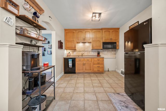 3207 N PARISH Avenue, Peoria, IL 61604