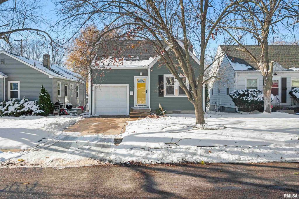 3207 N PARISH Avenue, Peoria, IL 61604