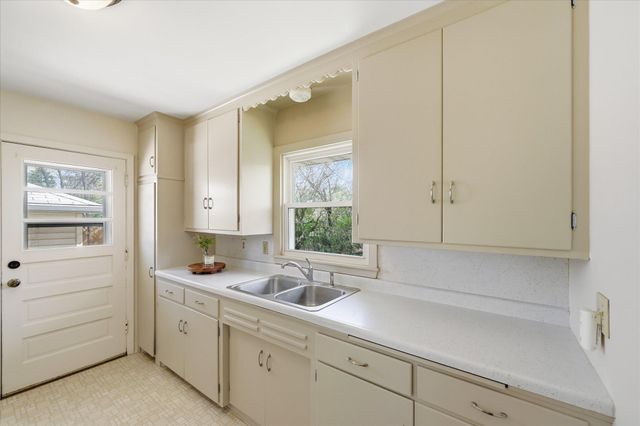 3511 Yukon Avenue S, Saint Louis Park, MN 55426