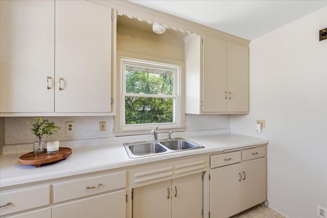 3511 Yukon Avenue S, Saint Louis Park, MN 55426