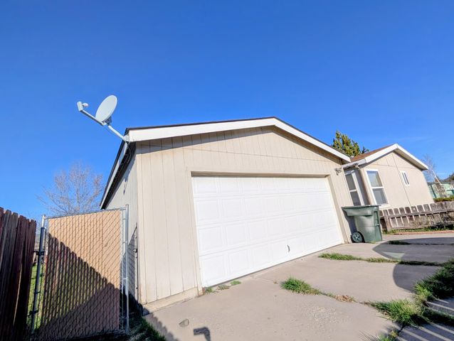 4826 Douglas Avenue, Klamath Falls, OR 97601