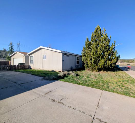 4826 Douglas Avenue, Klamath Falls, OR 97601