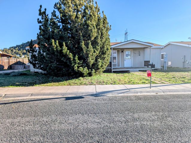4826 Douglas Avenue, Klamath Falls, OR 97601