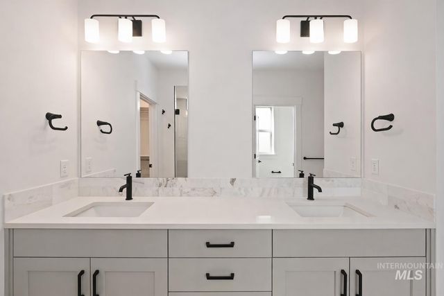 6606 N Good Dr, Eagle, ID 83629