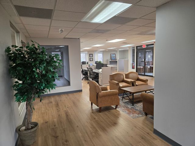 261 E Lake Street, Bloomingdale, IL 60108