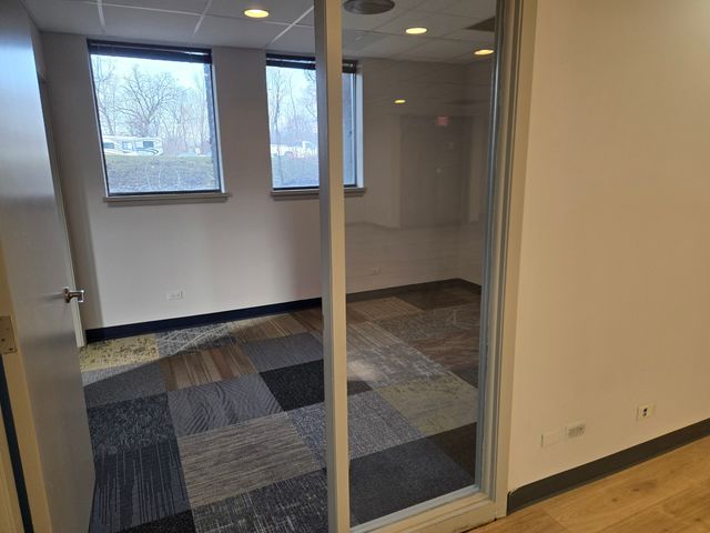 261 E Lake Street, Bloomingdale, IL 60108