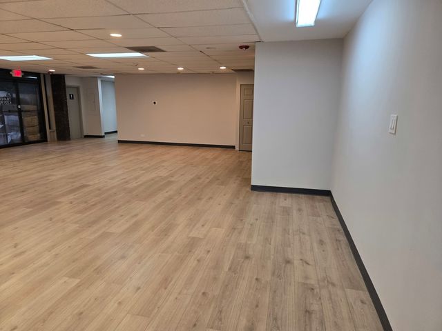 261 E Lake Street, Bloomingdale, IL 60108