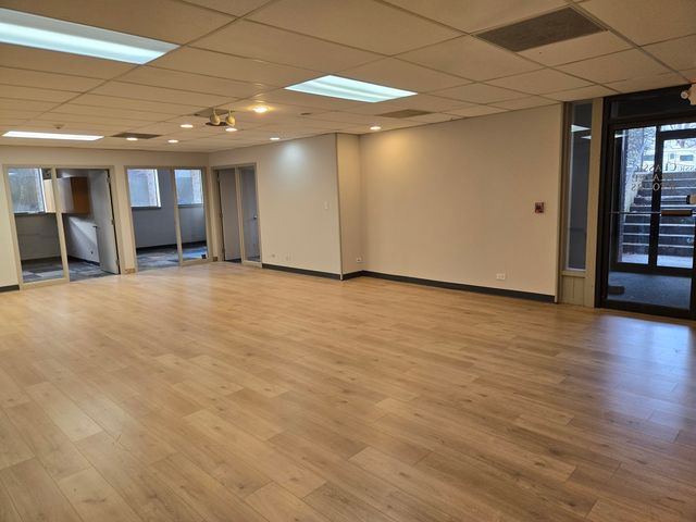 261 E Lake Street, Bloomingdale, IL 60108