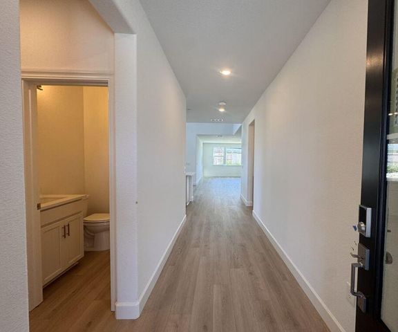 517 Flannel Ct, Roseville, CA 95747