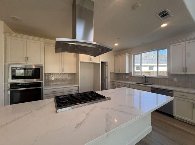 517 Flannel Ct, Roseville, CA 95747