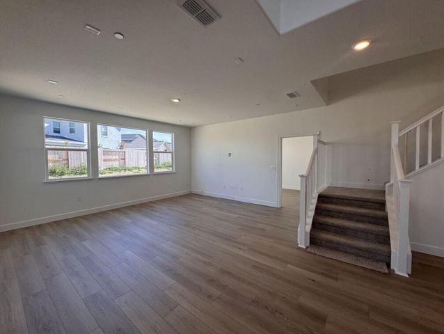 517 Flannel Ct, Roseville, CA 95747