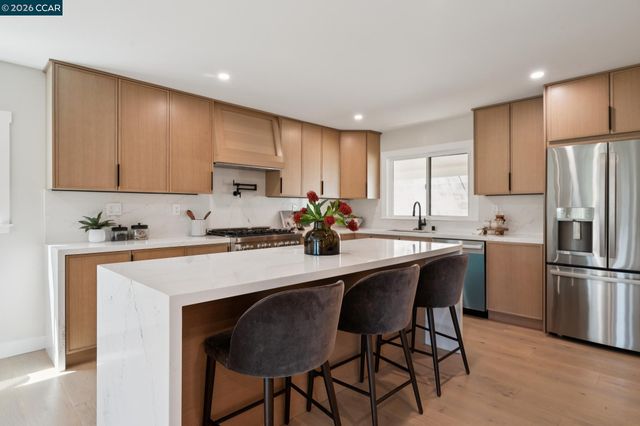50 Overhill Rd, Orinda, CA 94563
