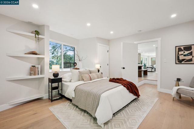 50 Overhill Rd, Orinda, CA 94563