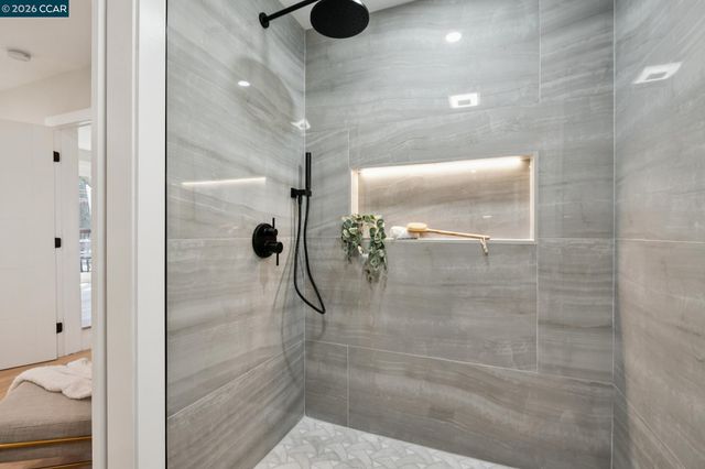 50 Overhill Rd, Orinda, CA 94563