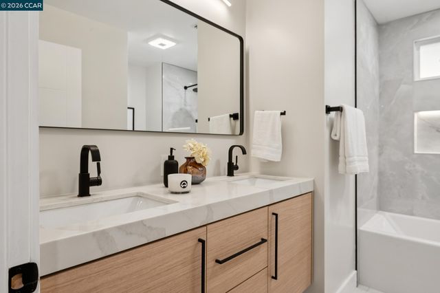 50 Overhill Rd, Orinda, CA 94563