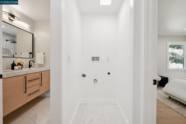 50 Overhill Rd, Orinda, CA 94563