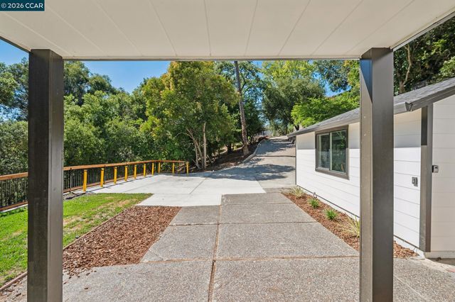 50 Overhill Rd, Orinda, CA 94563