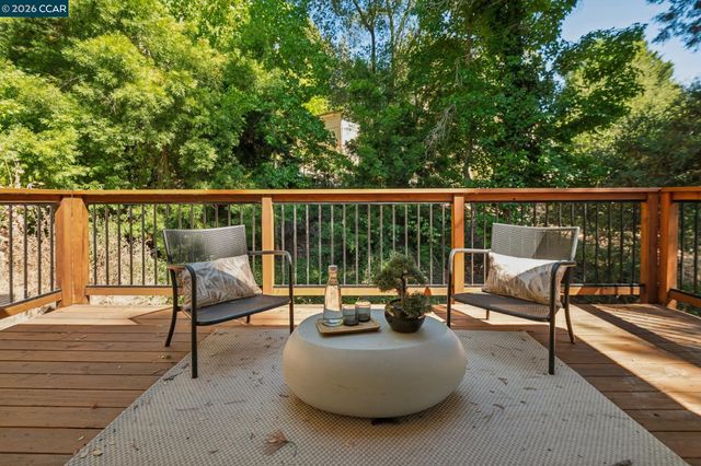 50 Overhill Rd, Orinda, CA 94563