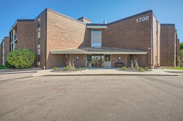 1700 Four Oaks Road 314B, Eagan, MN 55121