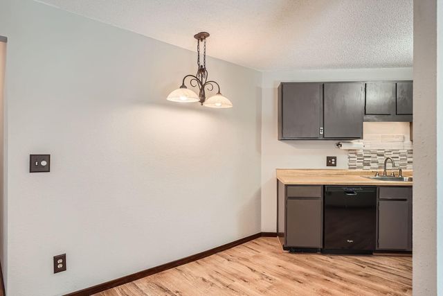 1700 Four Oaks Road 314B, Eagan, MN 55121