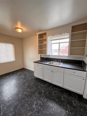 15260 Eastburn Street, Detroit, MI 48205