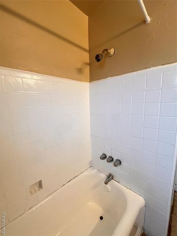 15260 Eastburn Street, Detroit, MI 48205