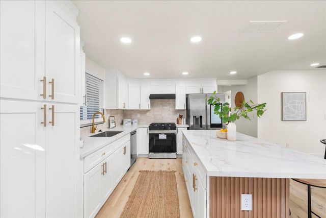 7212 Tiant Way, Elk Grove, CA 95758