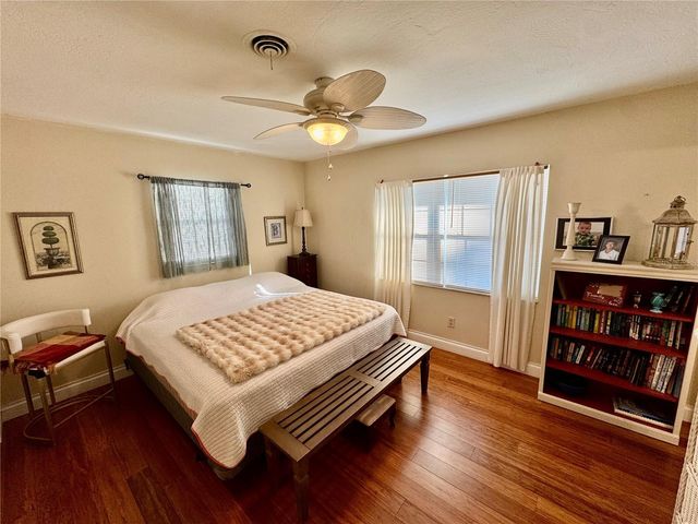 4098 21ST AVENUE N, St Petersburg, FL 33713