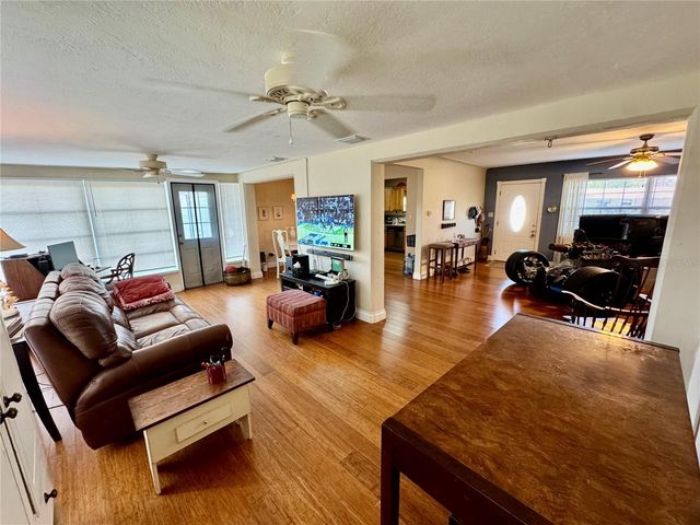 4098 21ST AVENUE N, St Petersburg, FL 33713