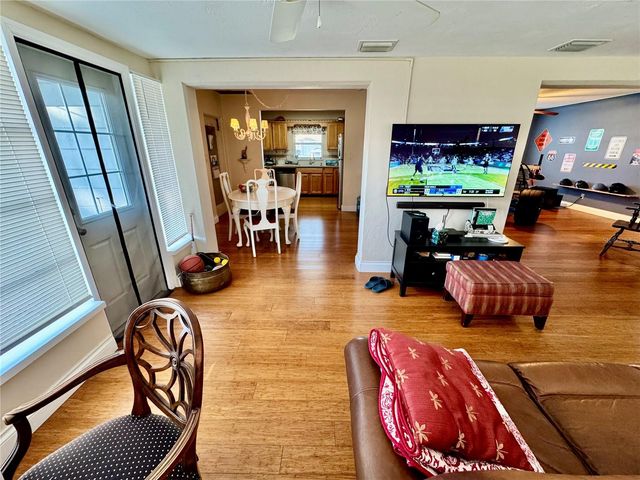 4098 21ST AVENUE N, St Petersburg, FL 33713