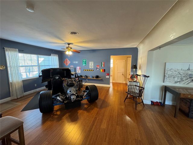 4098 21ST AVENUE N, St Petersburg, FL 33713