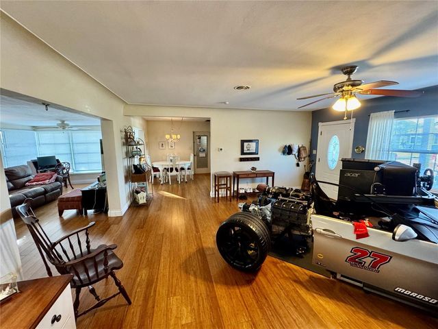 4098 21ST AVENUE N, St Petersburg, FL 33713