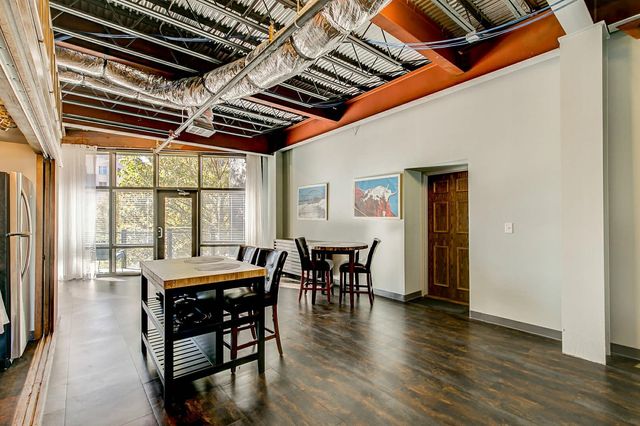 1006 Houston Street 300, Fort Worth, TX 76102