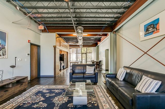 1006 Houston Street 300, Fort Worth, TX 76102