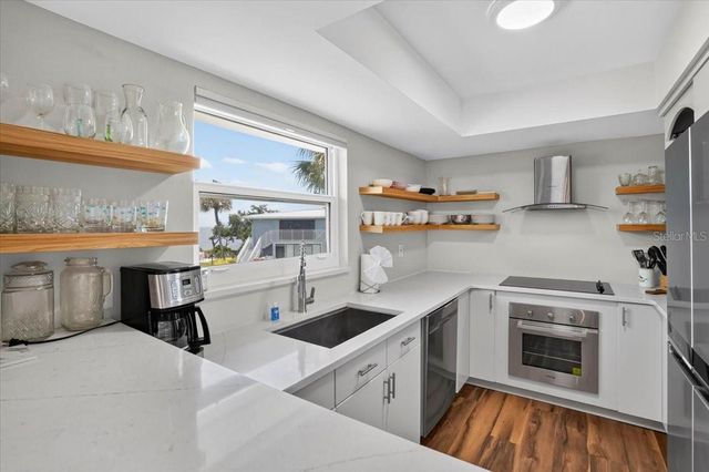 600 MANATEE AVENUE 230, Holmes Beach, FL 34217