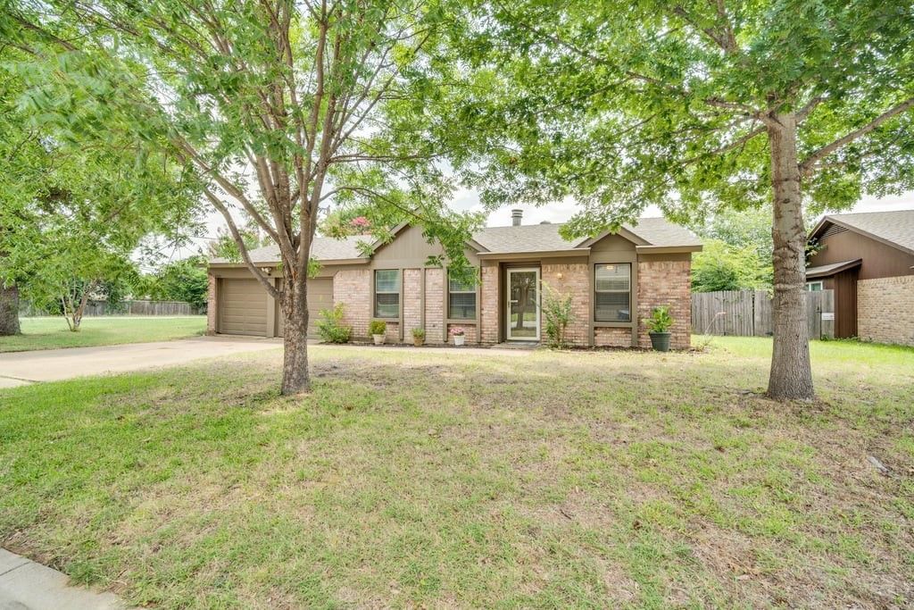3501 French Wood Drive, Arlington, TX 76016