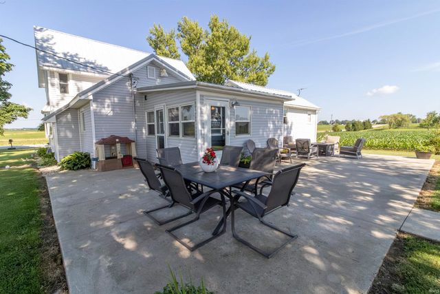 7379 N 900 W, Huntington, IN 46750