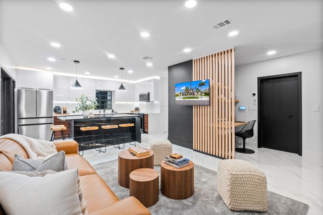 516 Royal Plaza Drive, Fort Lauderdale, FL 33301