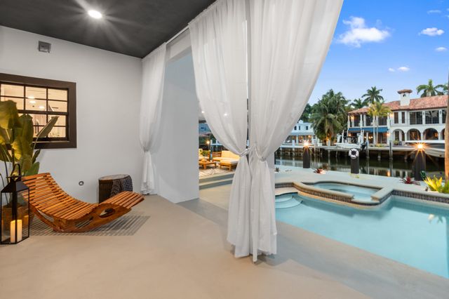 516 Royal Plaza Drive, Fort Lauderdale, FL 33301